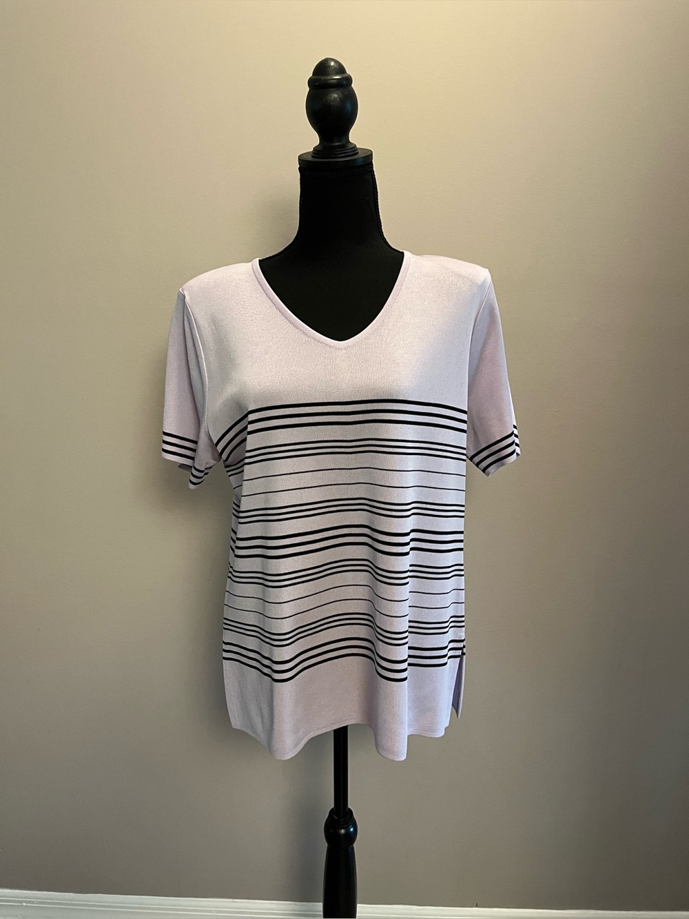 Misook Light Lavender Top with Black Stripe Detail, Size XL